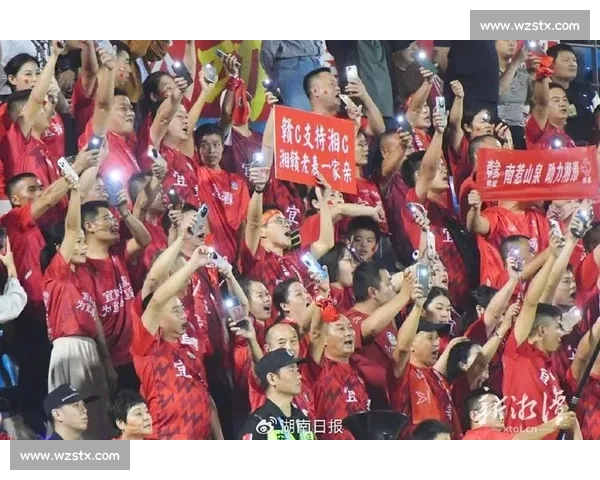 4 万人红浪翻涌!株洲湘超主场的热血之夜 4 万人红浪翻涌!株洲湘超主场的热血之夜