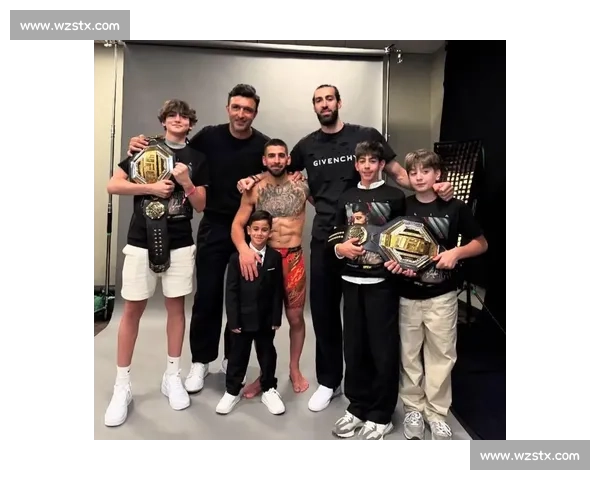 终极对视!UFC317 轻量级巅峰对决:托普里亚 vs 奥利维拉 终极对视!UFC317 轻量级巅峰对决:托普里亚 vs 奥利维拉